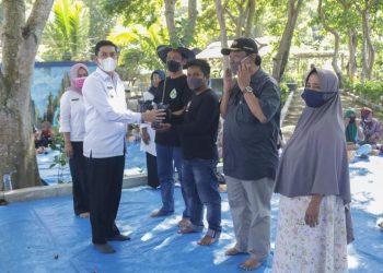 BPDAS Indragiri Rokan Bantu Bibit Produktif kepada Masyarakat Sawahlunto