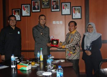 Bupati Sijunjung Benny Dwifa Yuswir Dikunjungi Pembina APKASI