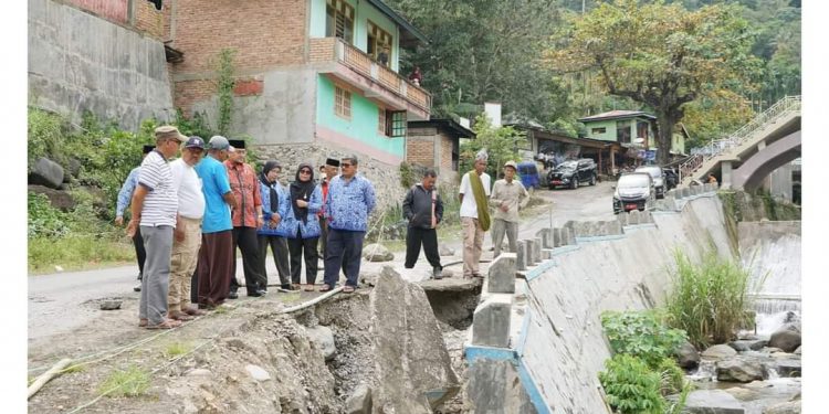 Richi Aprian Tinjau Jalan Terban di Malalo