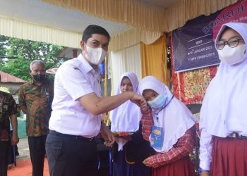 Deri Asta Apresiasi SMP Negeri 2 Sawahlunto Gelar Lomba Tahfidz dan Mapel Tingkat SD