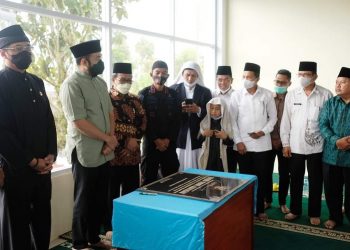 Fadly Amran Resmikan Masjid Ummul Khalisah