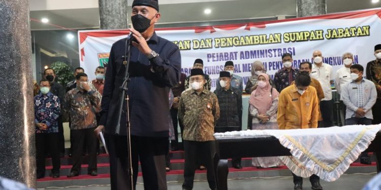 Gubernur Sumbar Lantik 414 Pejabat Fungsional