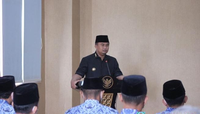 Lantik 11 Pejabat, Sutan Riska Minta Harus Wujudkan Visi dan Misi