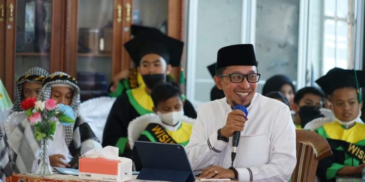 Bupati Eka Putra Himbau Santri Terus Belajar Al Qur’an dan Aplikasikan Dalam Kehidupan