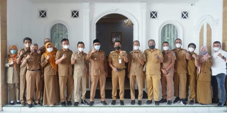Jalin KSDD, Bupati Solok Selatan dan Walikota Padang Tandatangani Nota Kesepakatan