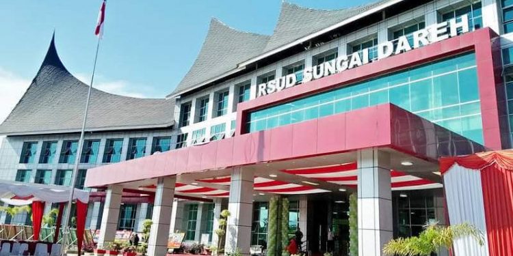 Vaksinasi Booster Diluncurkan, Dimulai Bupati Sutan Riska Tuanku Kerajaan
