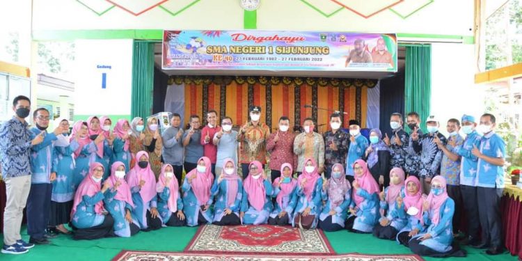 HUT SMAN 1 Sijunjung Ke 40, Bupati Benny Dwifa Yuswir: Jadikanlah Teknologi untuk Suport Pendidikan