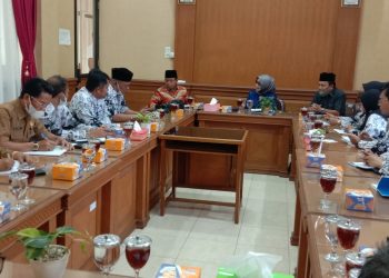 Komisi C DPRD Kota Payakumbuh Hearing Dengan Guru