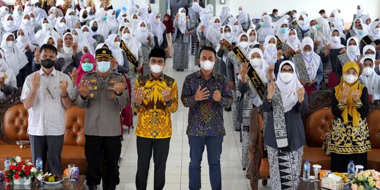 Pelantikan IBI Lima Puluh Kota Periode 2018- 2023, Bupati Safaruddin: Andalkan Bidan untuk KIA dan Stunting