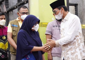 Bupati Safaruddin Hibur Warga Tertimpa Musibah Kebakaran