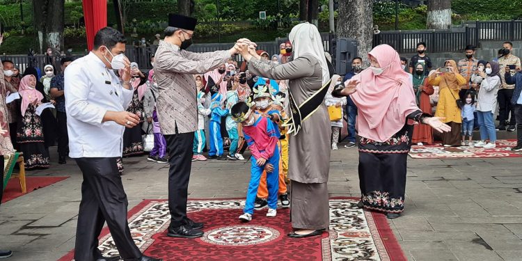 Wali Kota Bukittinggi: Awasi Anak Dari Konten Tidak Cocok Dengan Pengembangan Karakter Mereka