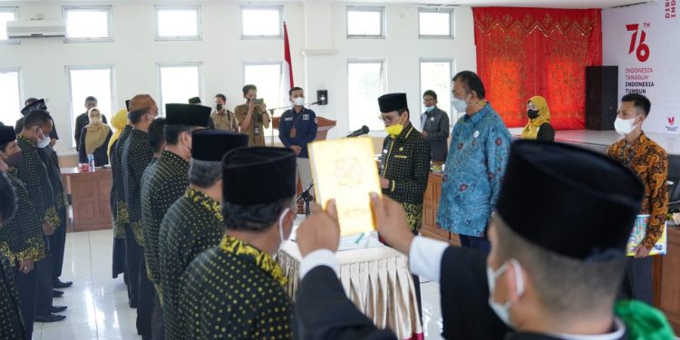 Lantik Dekopinda, Bupati Safaruddin Minta Turun Tangan Bina 217 Koperasi di Kabupaten Limapuluh Kota