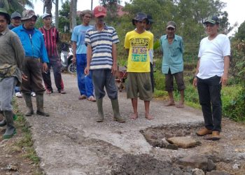 Anggota DPRD Kabupaten Solok Madra Indriawan Gotong Royong untuk Rehab Jalan dan Saluran Irigasi Rusak