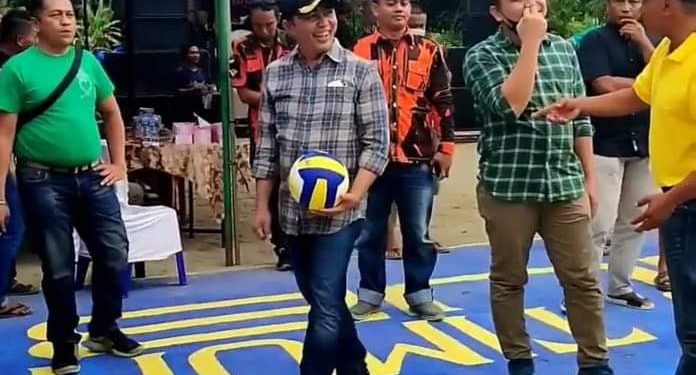Wabup Pessel Buka Turnamen Bola Voli Antar Nagari
