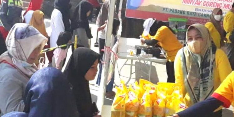 Pemkab Sediakan 10.000 Liter Minyak Goreng Untuk Operasi Pasar se-Solok Selatan