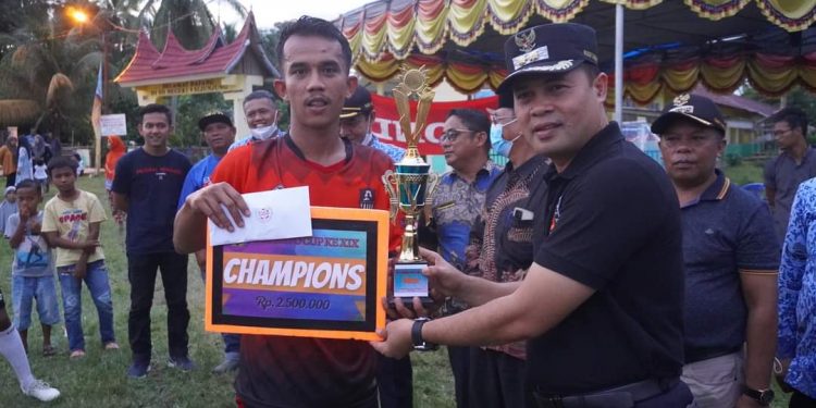 Tutup Open Turnamen Perseto Cup Ke XIX, Wabup Sijunjung: Kita Cari Bibit Atlit Sepak Bola