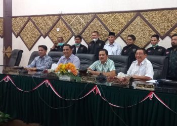 Haring Komisi I dengan Anak Nagari Pauh V Soal Besi Semen Padang