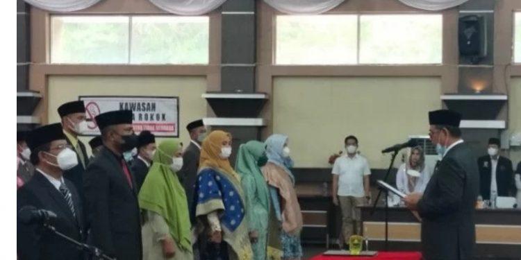 Lantik Pejabat, Bupati Solok Minta Amanah Diberikan Dijalankan Sungguh- Sungguh