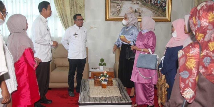Audiensi Pengurus Koperasi Konsumen Karya Puti Bungsu, Bupati Sampaikan Dukungan dan Support
