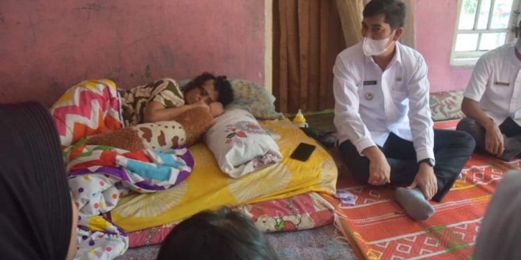 Pemko Sawahlunto Bantu Biaya Pengobatan Warga Penderita Kanker Serviks