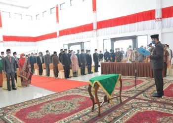 Bupati Sijunjung Benny Dwifa Yuswir Lantik dan Ambil Sumpah 67 Pejabat