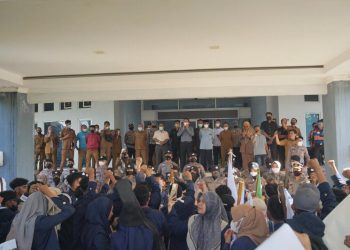Aksi Damai Mahasiswa PPNP, Ketua DPRD Lima Puluh Kota Akan Teruskan Tuntutan Kepada Pusat
