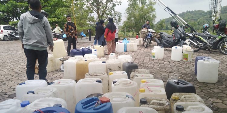 Pemkab 50 Kota Salurkan 18 Ton Minyak Goreng Curah untuk Pedagang dan UMK