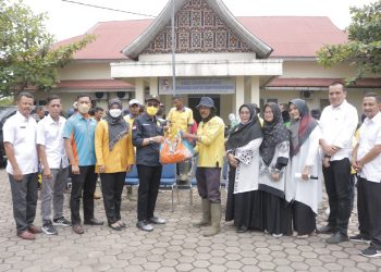 44 Pasukan Kuning Dapat Bantuan Sosial Tim Safari Ramadhan BNI