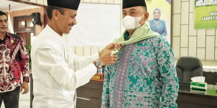 Wakil Bupati Yulian Efi Lepas Secara Resmi Jamaah Calon Haji Solok Selatan