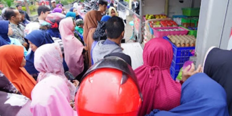 Pemko Bukittinggi Gelar Bazar Sembako Murah