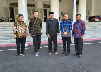 Genius Umar Takziah ke Rumdis Ridwan Kamil