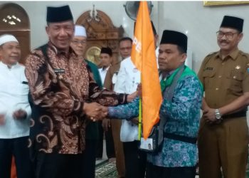 Bupati Rusma Yul Anwar Lepas Jamaah Calon Haji Kabupaten Pesisir Selatan Berangkat ke Tanah Suci