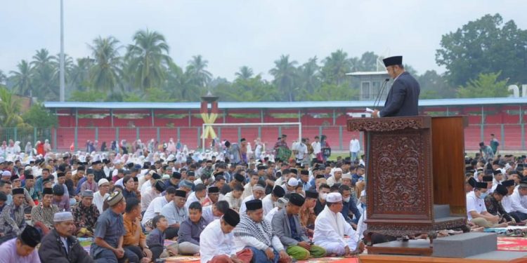 Bupati Sijunjung Benny Sholat Idul Adha 1443 H di Lapangan M. Yamin Muaro