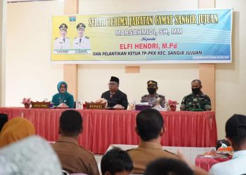Sekdakab Bersama Ketua TP PKK Solsel Hadiri Sertijab Camat Sangir Jujuan dan Ketua TP PKK Kecamatan