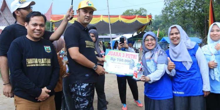 Bupati Sijunjung Benny Dwifa Yuswir Tutup Turnamen Bola Volly Antar Perangkat Daerah