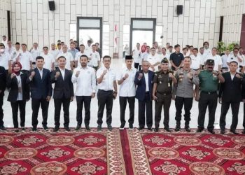 Bupati Solsel Khairunas : Jadikan Sepakbola Sarana Silaturahmi Kita Semua