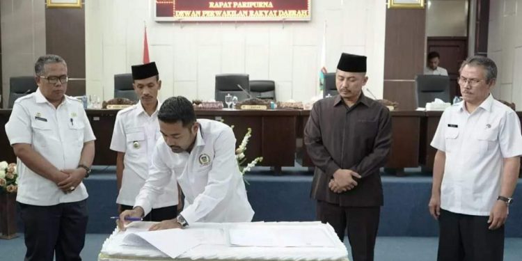 Pemkab Solsel dan DPRD Teken Nota Kesepakatan Bersama Perubahan KUA-PPAS TA 2022