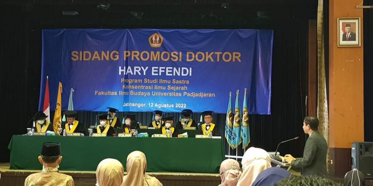 Selamat Harry Efendi Sah Sandang Gelar Tertinggi Akademik