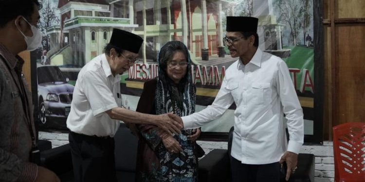Tiga Putri, Dua Bupati dan Masjid Bernama Mohammad Hatta
