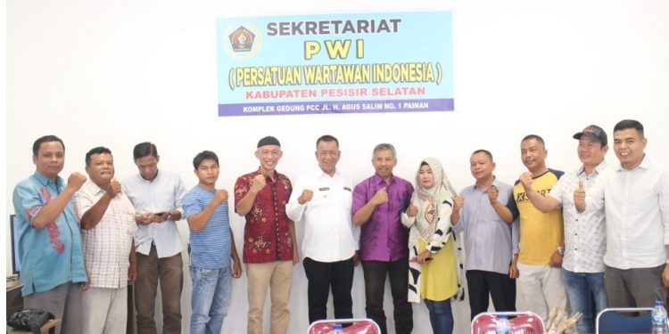 Bupati Pessel Rusma Yul Anwar Minta Perangkat Daerah Harus Tanggap Dengan Keterbukaan Informasi Publik