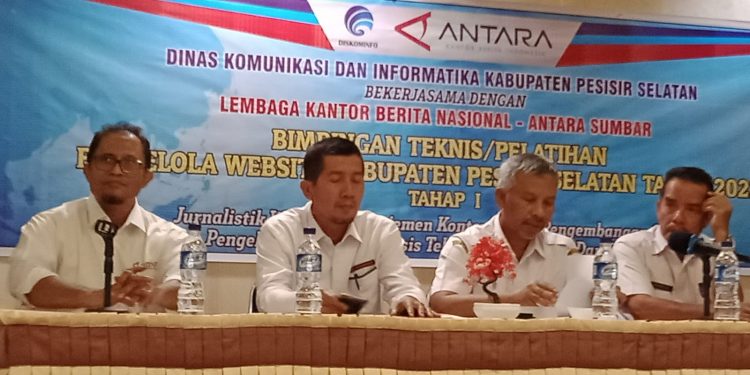 30 Penulis dan pengelola Website Diskominfo Pessel Ikuti Bimtek Jurnaistik dan Peningkatan SDM