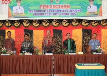 Bupati Sijunjung Benny Dwifa Yuswir Kukuhkan Pengurus KTNA Periode 2021- 2026