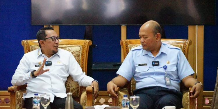 Bupati Tanah Datar Bertekad Radio Tetap Eksis di Tengah Masyarakat Tanah Datar