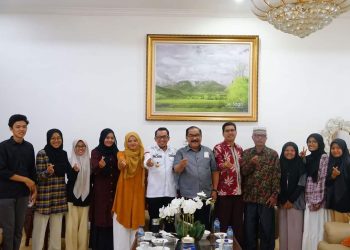 8 Calon Mahasiswa Luar Negeri Temui Bupati Tanah Datar Eka Putra