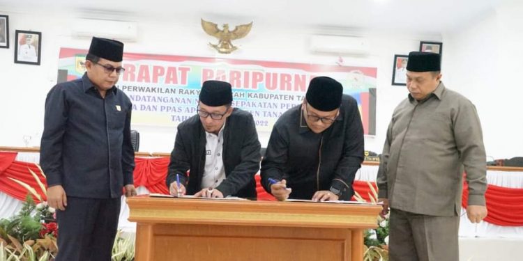 Pemkab dan DPRD Tanah Dapat Sepakati KUA PPAS Perubahan APBD TA 2022