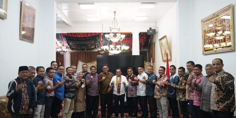 Bupati Eka Putra Apresiasi Kaum Muda Tanah Datar Ikut Bangun Kampung