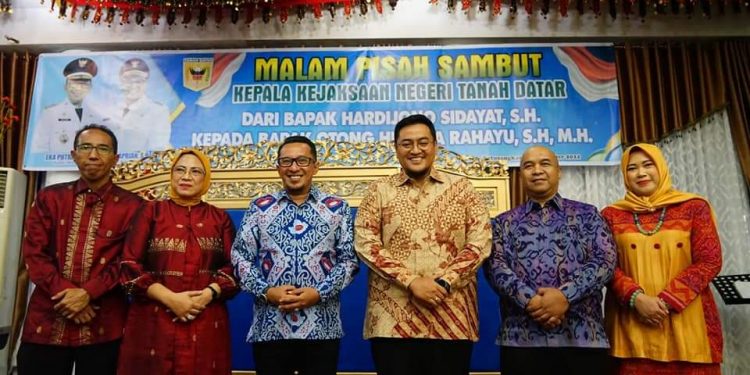 Malam Pisah Sambut, Otong Hendra Rahayu Kajari Tanah Datar Baru
