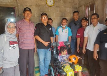 Kemensos RI Salurkan Bantuan Kepada PPKS di Pesisir Selatan