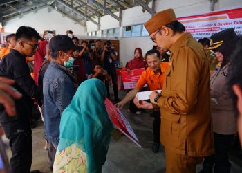 3425 KPM Bukittinggi Terima BLT BBM