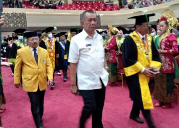 Bupati Pessel Hadiri Undangan Wisuda Ke- 128 Tahun 2022 di UNP